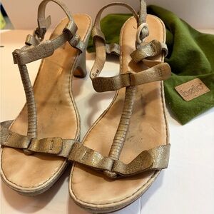 Women's Metallic Gold T-Strap Dress Sandals